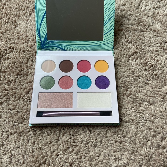 Moods by Laura Sanchez - Picture 3 of 4